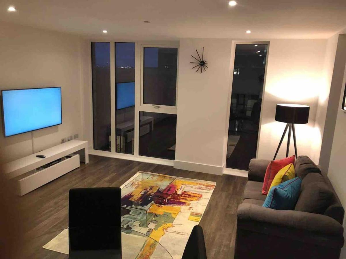 High View Two Bedroom Apartment In Woolwich Лондон Экстерьер фото
