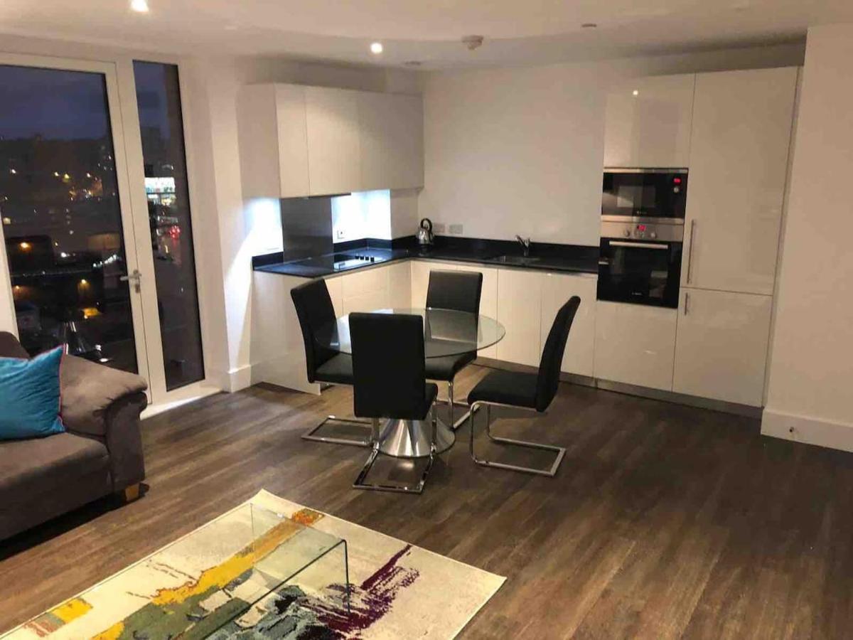 High View Two Bedroom Apartment In Woolwich Лондон Экстерьер фото